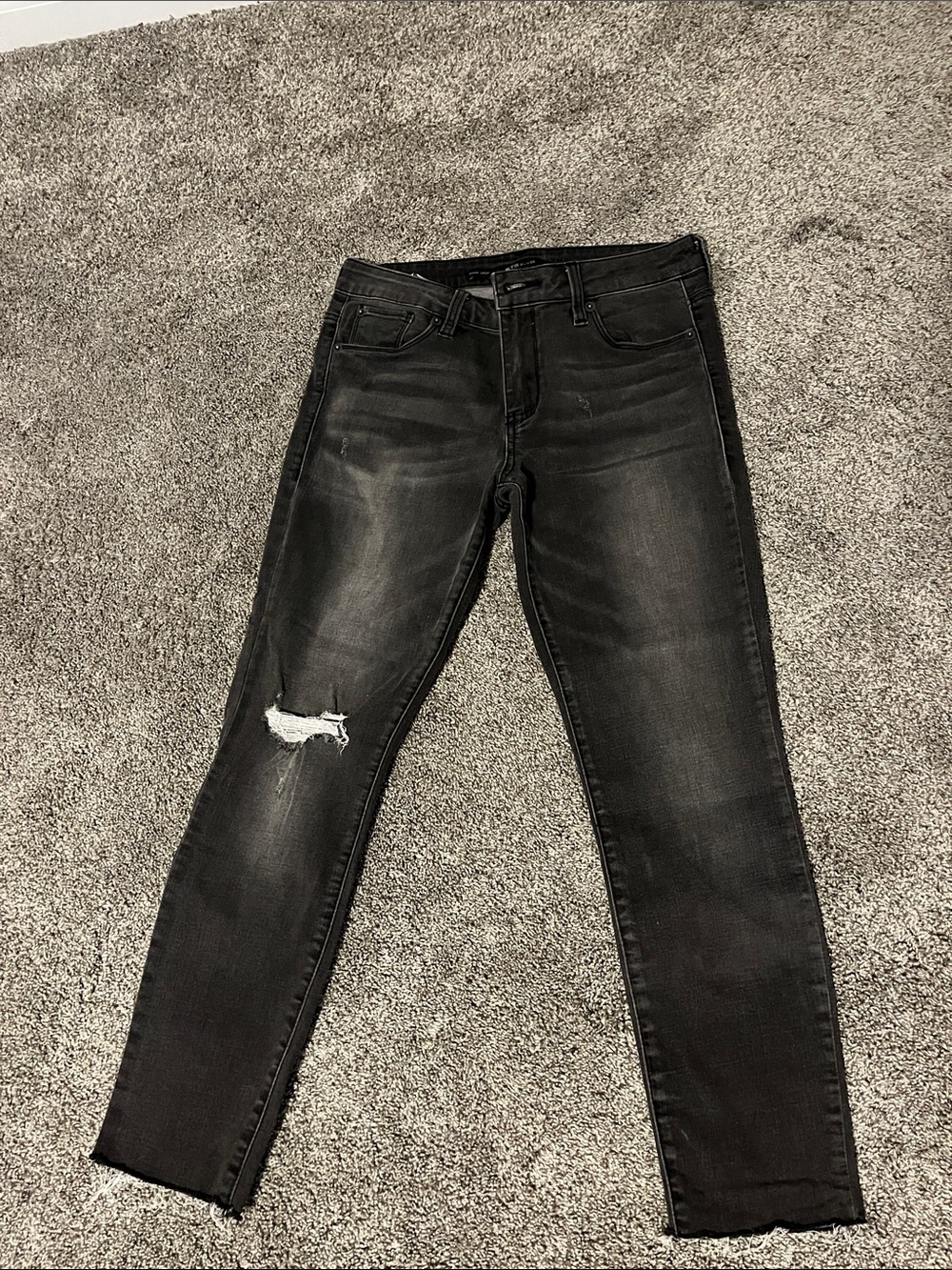 Black Distressed Women's Cropped Jeans